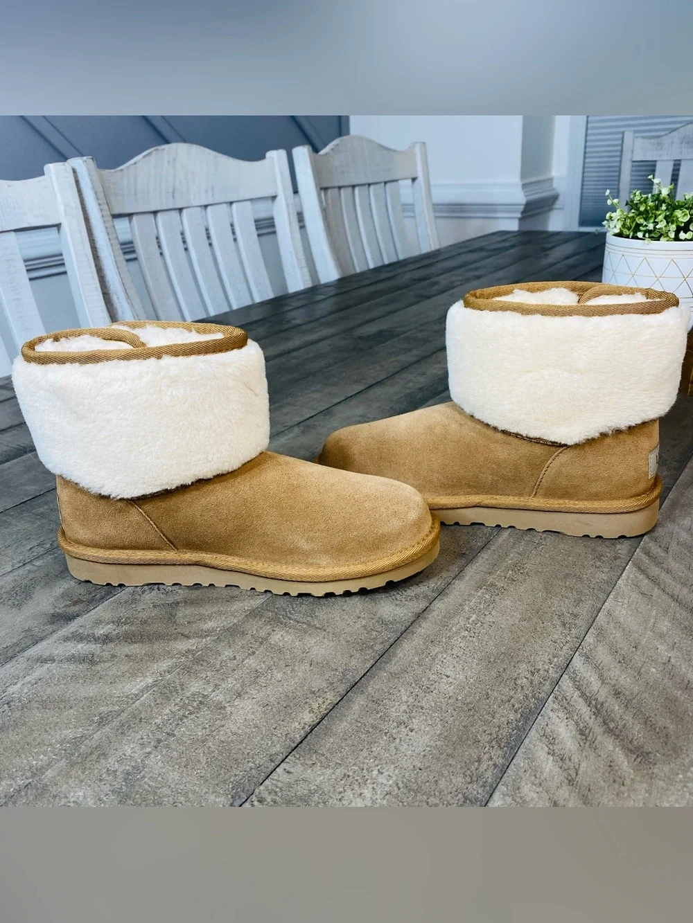 UGG Kids' Classic Jona Luxury Boot – Chestnut/Cognac Suede Size 3 Youth